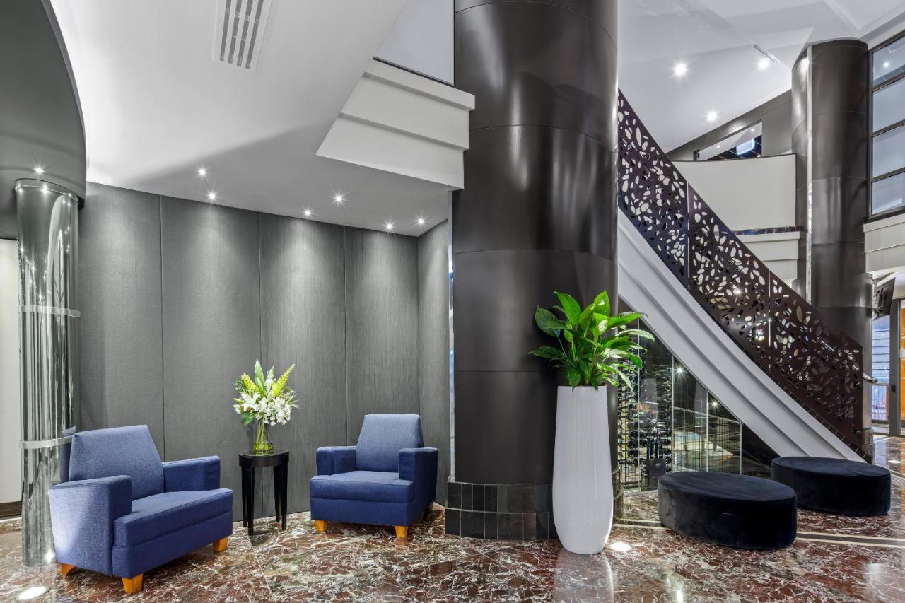 Peppers Waymouth Hotel Adelaide Exteriér fotografie The lobby of the hotel
